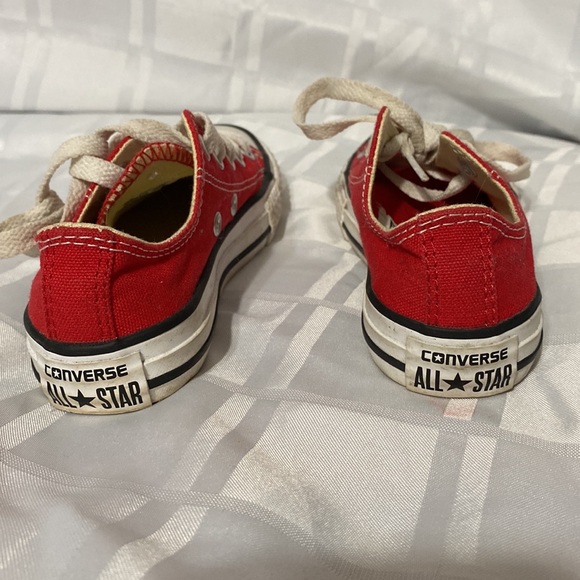 Kids Red Converse Sneakers Size 11 - Picture 4 of 5